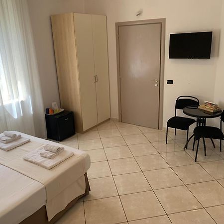Tuanis Hotel Napels Buitenkant foto