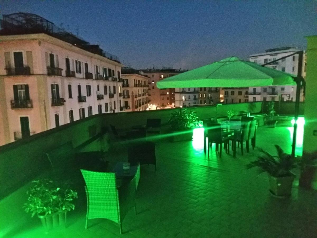 Tuanis Hotel Napels Buitenkant foto