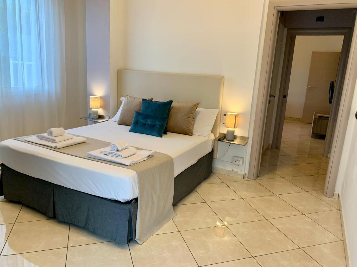 Tuanis Hotel Napels Buitenkant foto