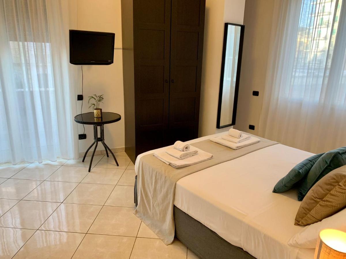 Tuanis Hotel Napels Buitenkant foto