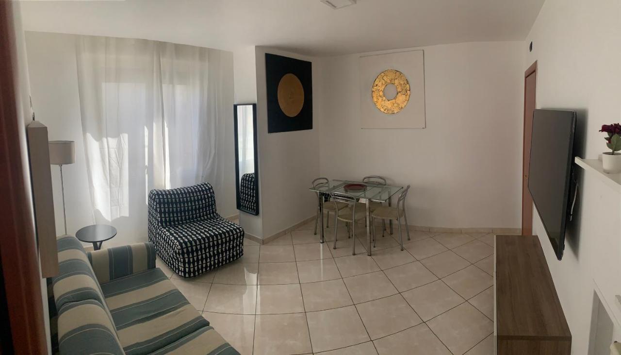 Tuanis Hotel Napels Buitenkant foto