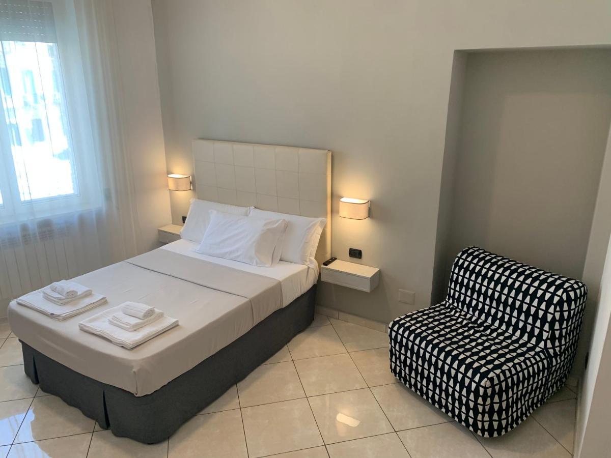 Tuanis Hotel Napels Buitenkant foto