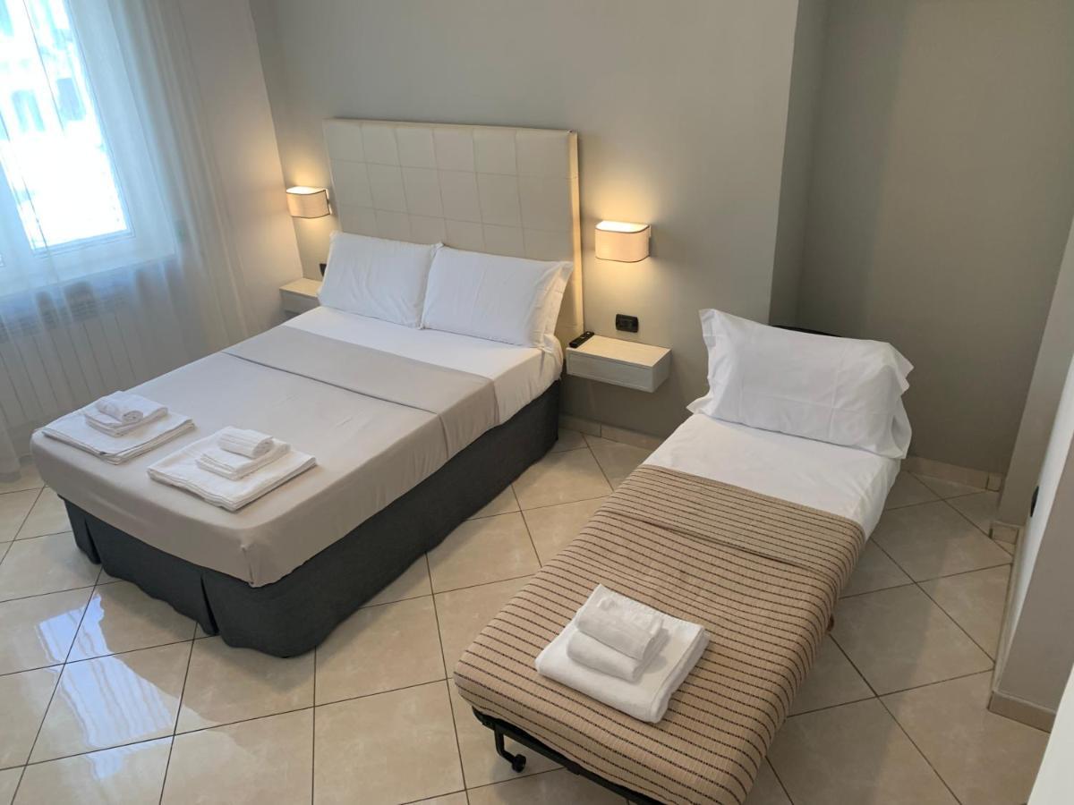 Tuanis Hotel Napels Buitenkant foto