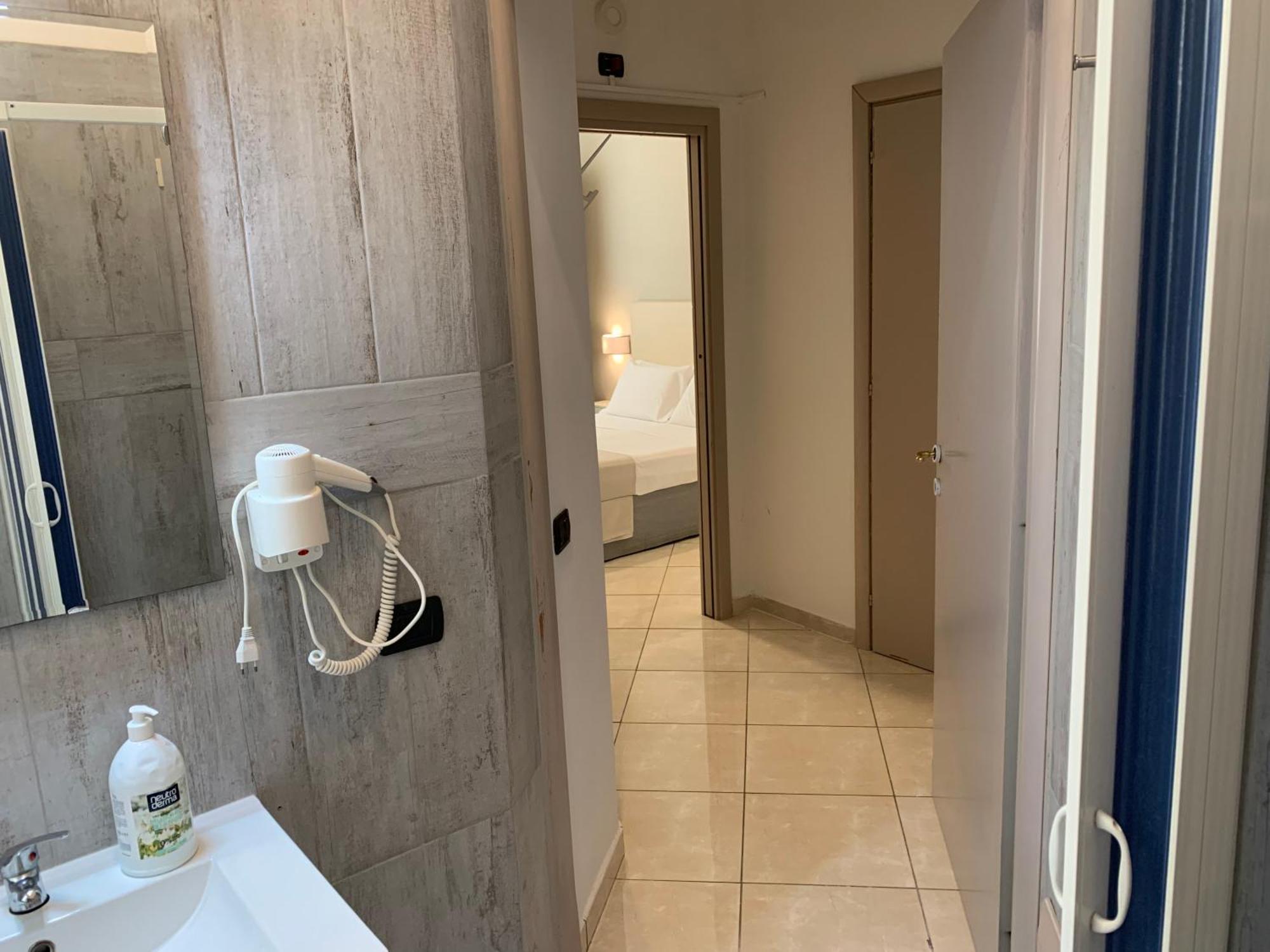 Tuanis Hotel Napels Buitenkant foto