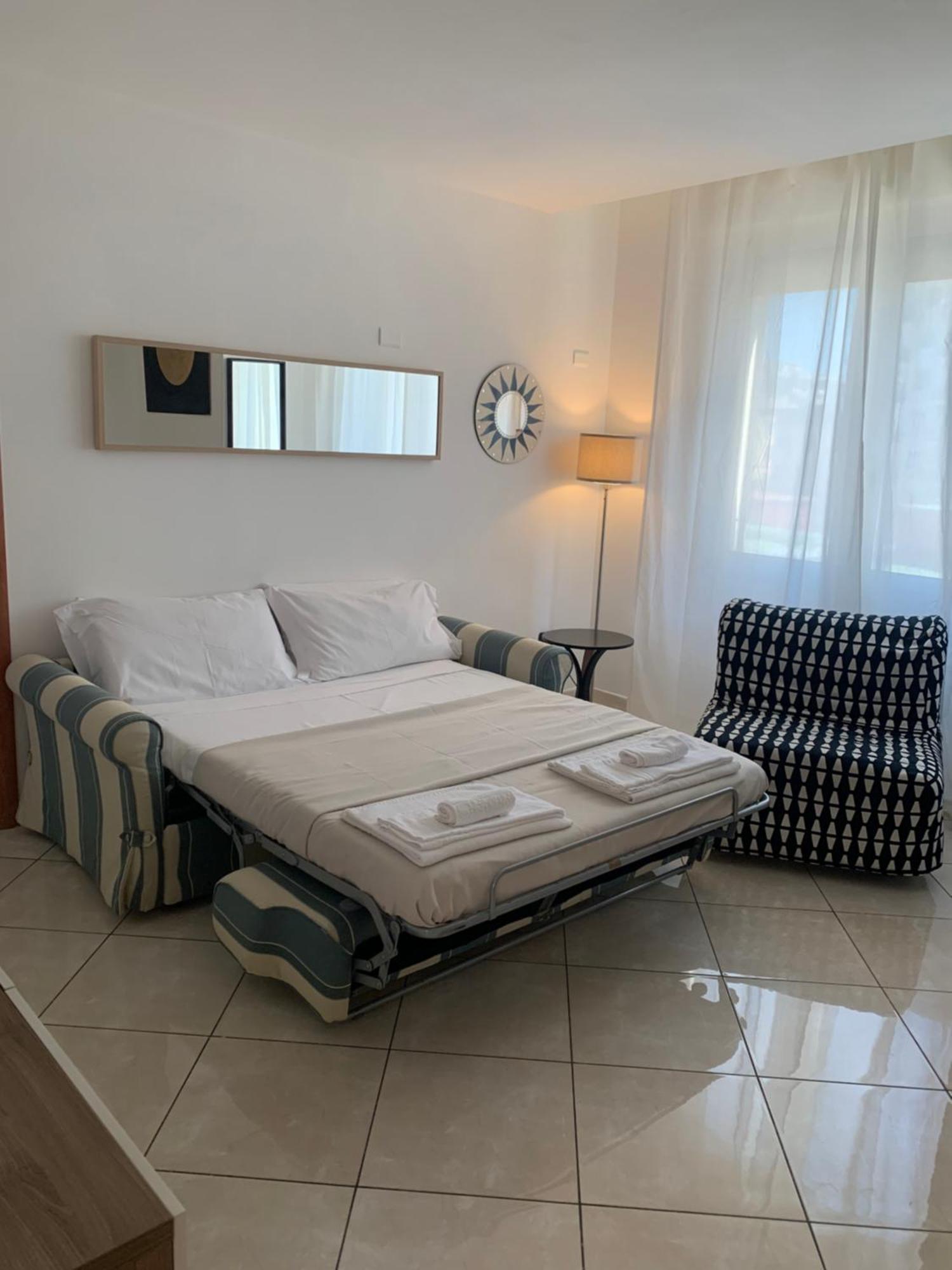 Tuanis Hotel Napels Buitenkant foto